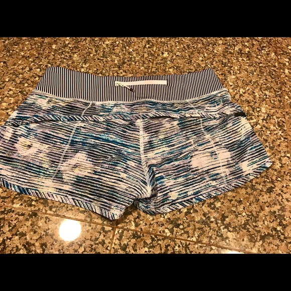❗️sold❗️Lululemon speed shorts blurry belle - - Picture 2 of 8